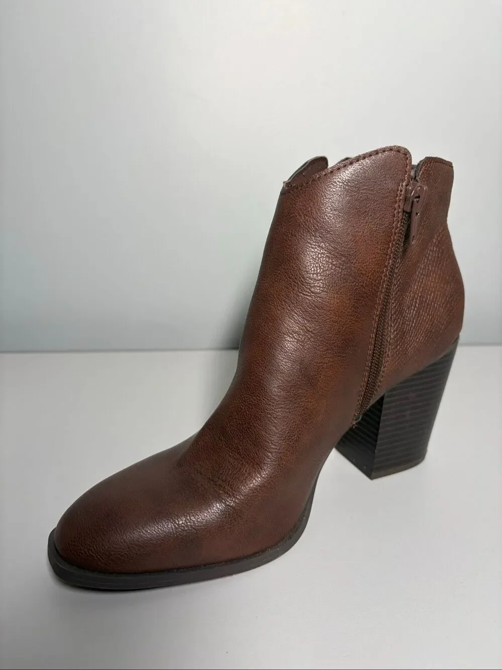 Sun + Stone women’s sun